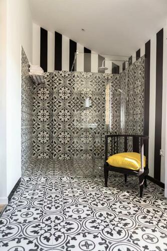 Toutes les chambres d'hôtes des jardins de la Livrée ont une salle de bain privative avec douche à l'italienne